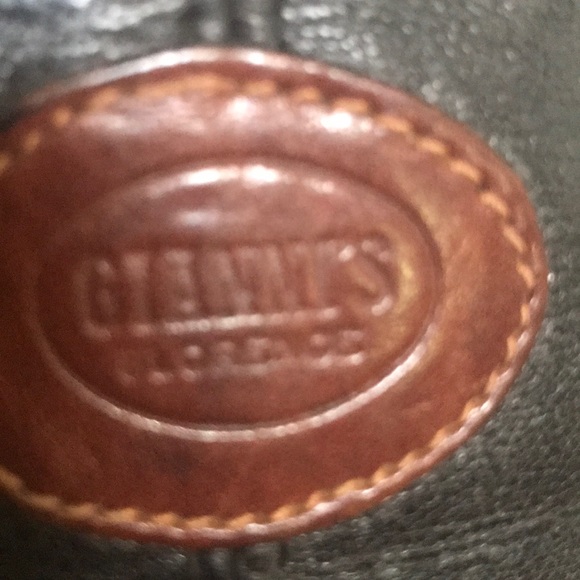 Gianni’s Vintage Italian Leather bucket bag 😘 - Picture 6 of 8